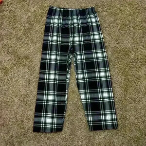 🩷Girl’s Black White Plaid Pajama Bottoms, one size